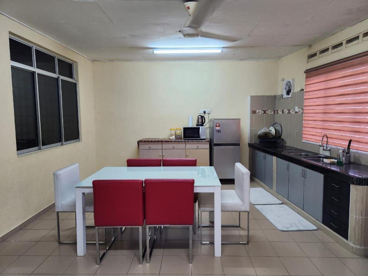 Redzuan Holiday home *