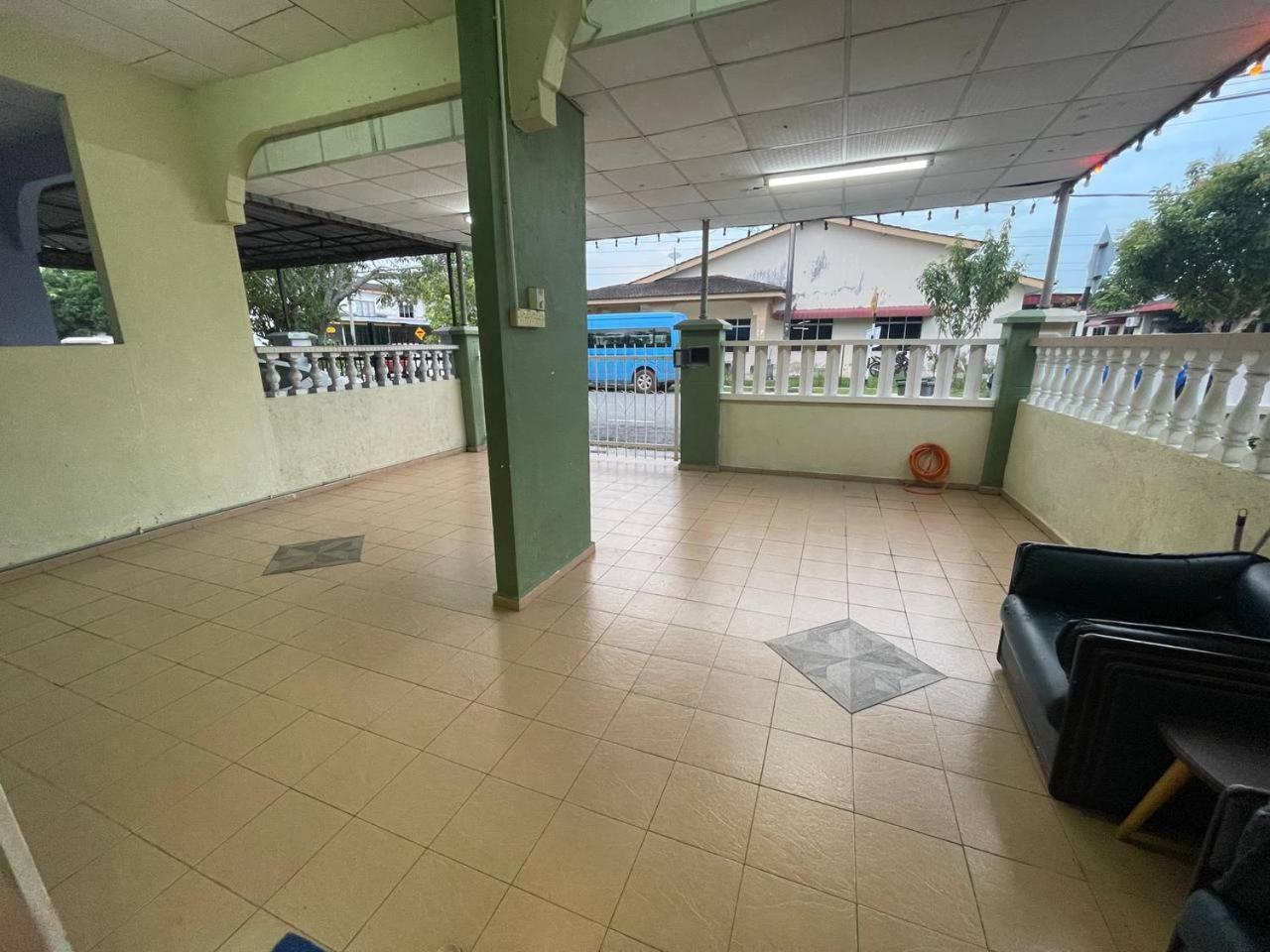Redzuan Holiday home *